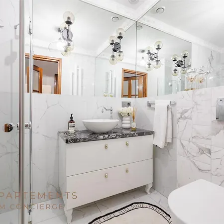 Апартаменти Gold By - 150 M Do Plazy - Parking