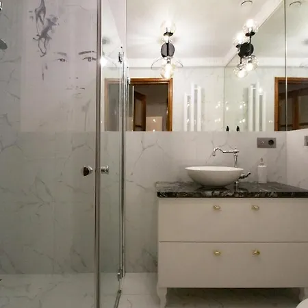 Апартаменты Gold By - 150 M Do Plazy - Parking Сопот