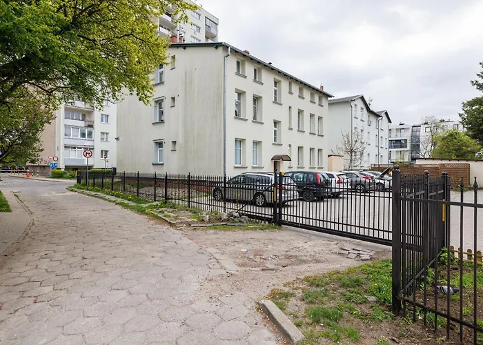 Gold By - 150 M Do Plazy - Parking